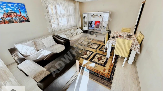 3+1 apartment, ÇIRÇIR metro 250 meters away, building with a bathtub and inhabited, first floor, with an area of 115 square meters.