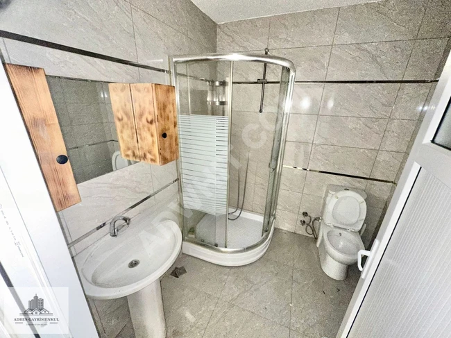 2+1 apartment with a balcony, 130 square meters, very spacious, 250 meters from YEŞİLPINAR metro.