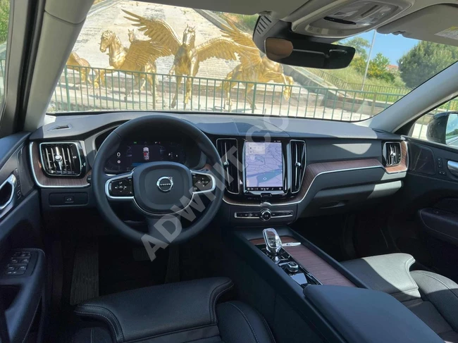 2023 VOLVO XC60 PLUS DARK HATASIZ BOYASIZ ORJİNAL 30.000 KM'DE