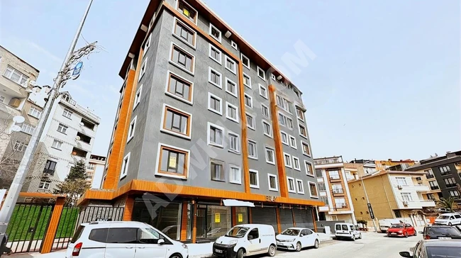 3+1 apartment next to ÇIRÇIR metro, inside a residential complex with parking, first floor, area of 120 square meters, completely new.