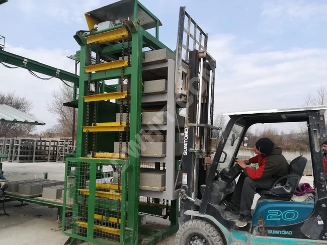 Automatic block, interlock, and concrete production machine – $245,000