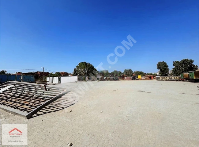 Commercial land for rent with a building permit in SAMANDIRA