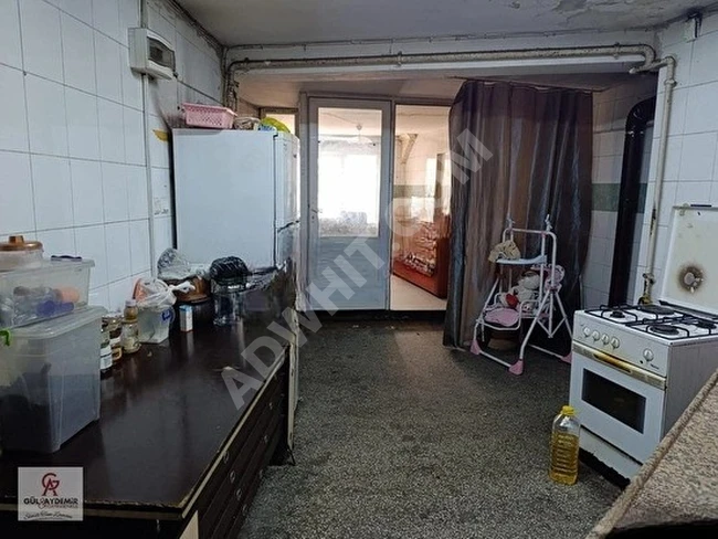 Urgent: For sale, a commercial shop with 3 floors and an area of 350 square meters in the Veliefendi district.