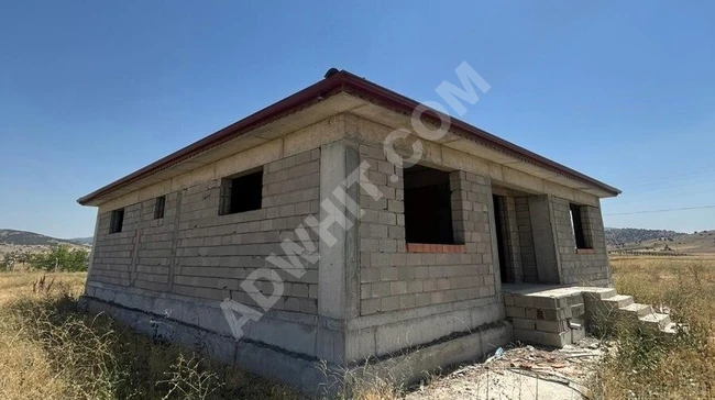 BURDUR YEŞİOVA AKÇAKÖYDE SATILIK İNŞAAT HALİNDE EV ve ARSASI