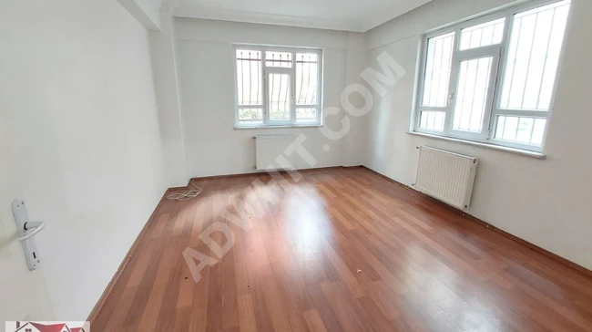 BAHÇELİEVLER SOĞANLIDA 2005 YAPIMI BİNADA SATILIK 2+1 DAİRE