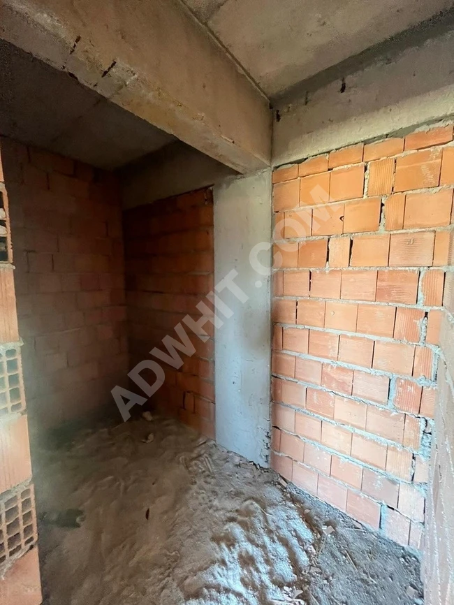 BURDUR YEŞİOVA AKÇAKÖYDE SATILIK İNŞAAT HALİNDE EV ve ARSASI