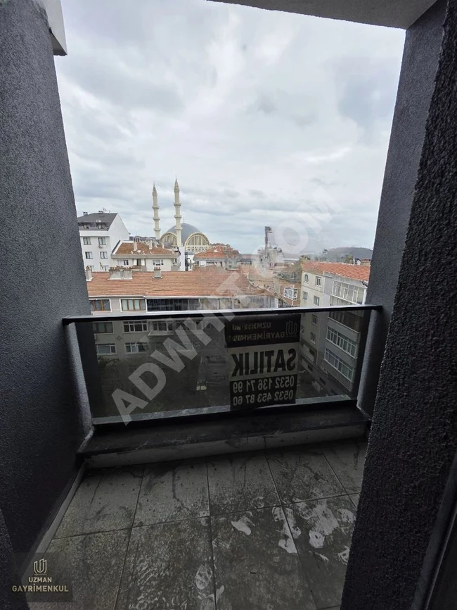 شقة 3+1 في AVCILAR MERKEZ شارع REŞİTPAŞA بمبنى بعمر سنة واحدة مع موقف سيارات تحت الأرض