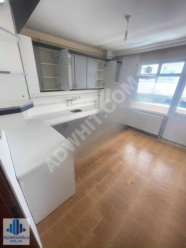 Güzelyalıda ara kat kiralık geniş daire