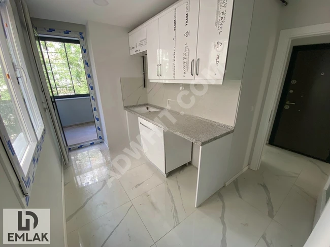 Apartment for sale 2+1, with an area of 85 square meters, in a new building on a middle floor.