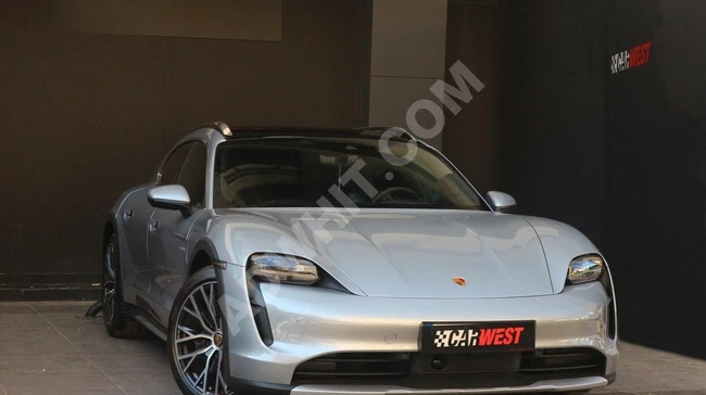 2023 BAYİ PORSCHE TAYCAN 4 CROSS TURİSMO YOLCU EKRANI BOSE