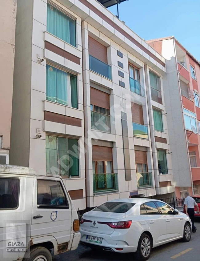 شقة (2+1) الطابق الأرضي مع شرفة في ÜSKÜDAR حي FERAH