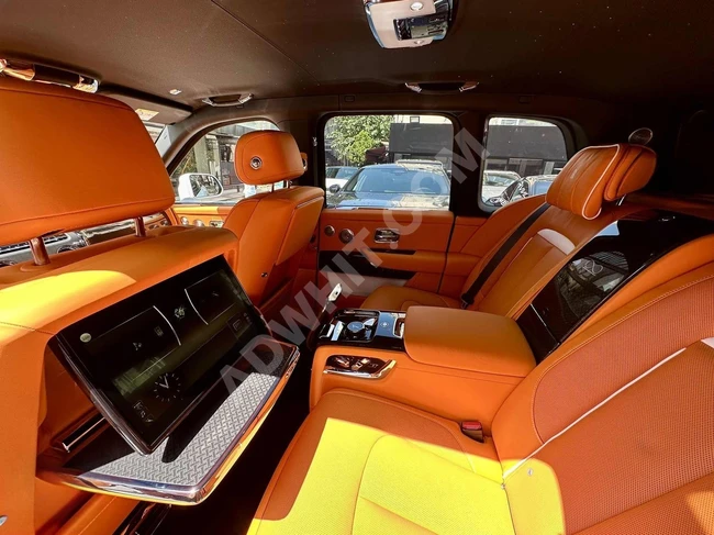 UNIVERSAL AUTO - ROLLS ROYCE CULLINAN 6.7 V12 - BLACK - HERMES