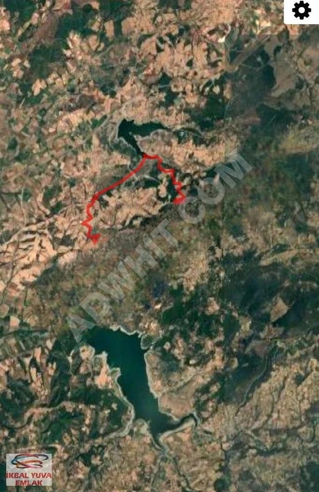 أرض زراعية بمساحة 27000 متر مربع مناسبة للزراعة البيئية وبها طريق في ÇANAKKALE BATRAMİÇ