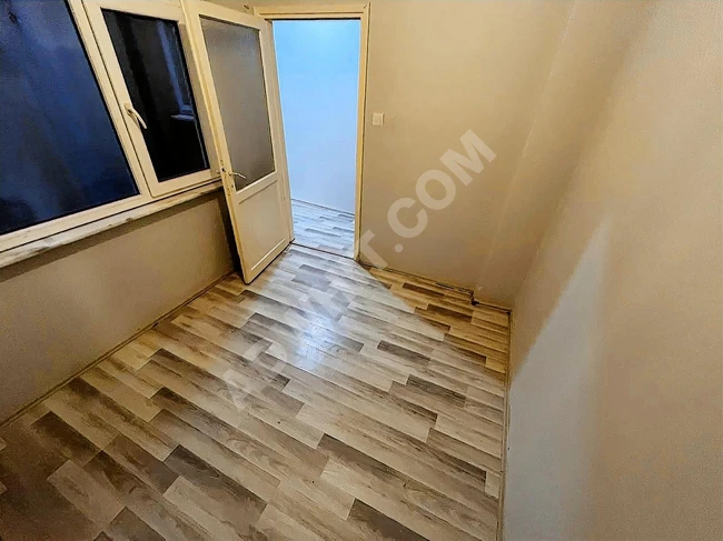 ÜSKÜDAR MERKEZDE GÜZEL KONUMDA 2+1 ARA KAT SATILIK DAİRE