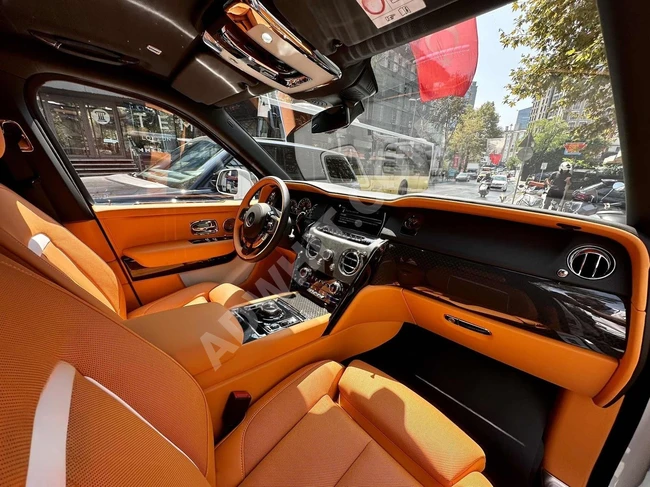 UNIVERSAL AUTO - ROLLS ROYCE CULLINAN 6.7 V12 - BLACK - HERMES