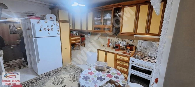 BEYLİKDÜZÜ GÜRPINAR ADNAN KAHVECİ DE SATLIK ARAKAT 3+1DAİRE