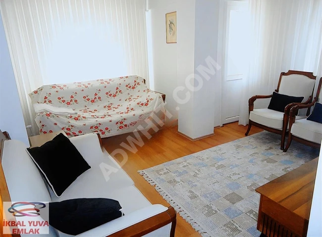 دوبلكس 5+1 للبيع بسقف مرتفع (230 متر مربع) مع شرفة واسعة