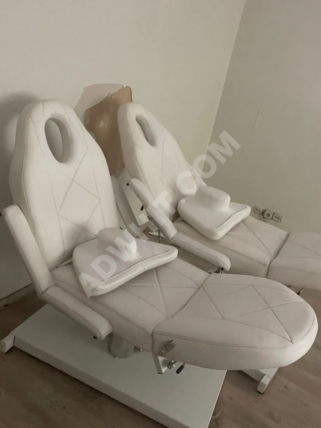 Masaj ve cilt bakımı koltuğu güzellik salonunda kullanılmış