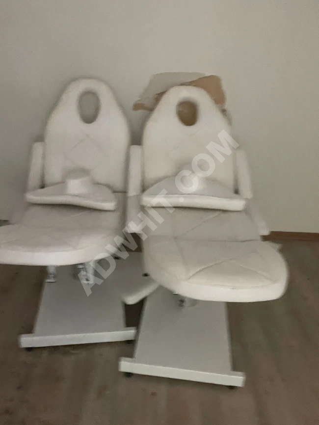 Masaj ve cilt bakımı koltuğu güzellik salonunda kullanılmış