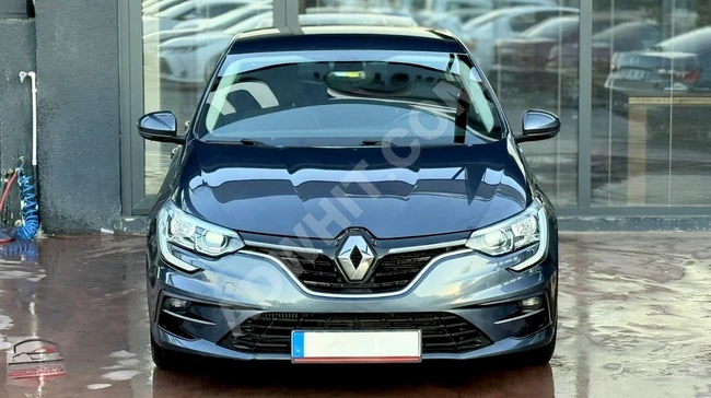 سيارة TOUCH MEGANE موديل 2021 من المالك مباشرة، بدون حوادث، أوتوماتيك، على عداد 115 ألف كيلومتر، فريدة من نوعها.