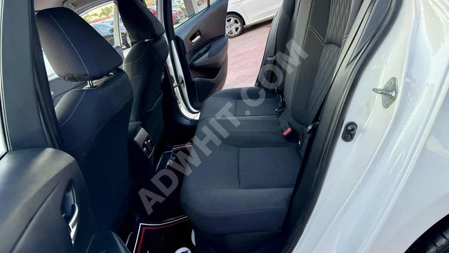 سيارة HYBRİD COROLLA موديل 2020 من المالك مباشرة، بدون حوادث، تمت صيانته في الوكالة، بمسافة 120 ألف كيلومتر.