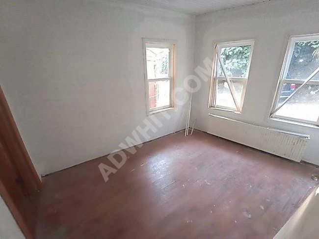 BEYKOZ TAM MERKEZ DE 3 KATLI 4+1 GENİŞ VERANDALI KULLANIŞLI KÖŞK