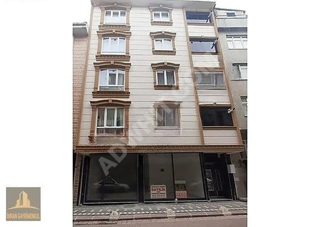 Shop with a storage area of 120 square meters