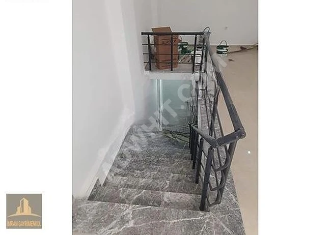 Shop with a storage area of 120 square meters