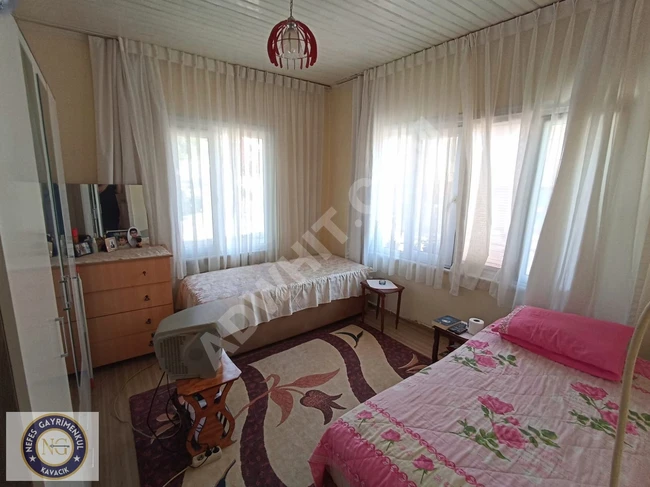 BEYKOZ YALIKÖY DE MUHTEŞEM MANZARALI 3 KATLI BAHÇELİ EV