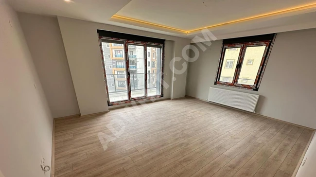 PETROL-İŞ'TE K.OTOPARKLI/E.BANYOLU ULTRA LÜX STLK((3+1))DAİRE