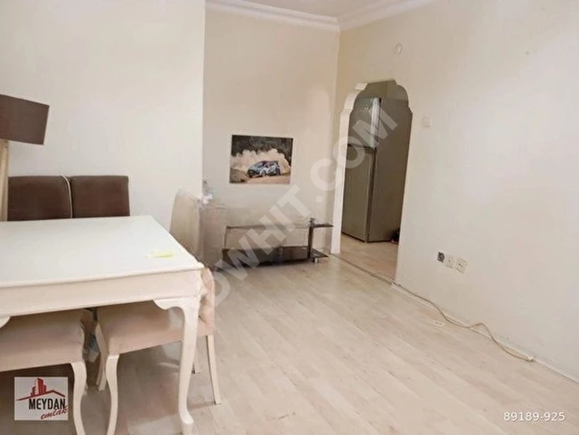 MEYDAN EMLAK KOCAMUSTAFAPAŞA SATILIK DAİRE YARI BODRUM MASRAFSIZ 2+1 KOMBİLİ