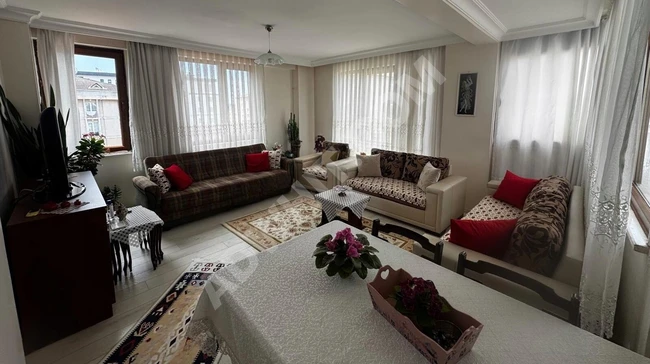 شقة للبيع (2+1) منفردة كبيرة الطابق الأوسط في ATALAR