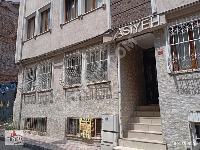 MEYDAN EMLAK KOCAMUSTAFAPAŞA SATILIK DAİRE YARI BODRUM MASRAFSIZ 2+1 KOMBİLİ