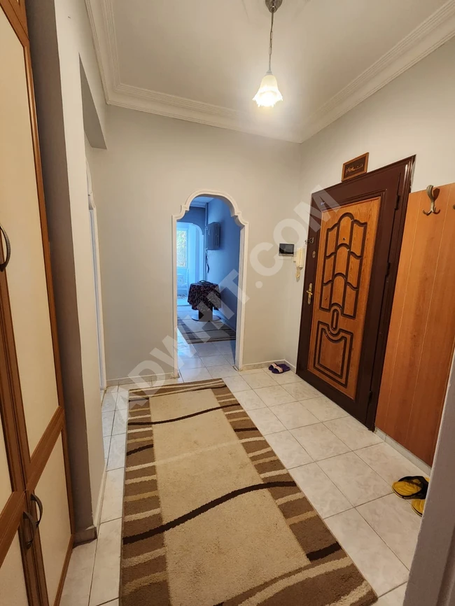 Metrobüsün yanında yıllık kiralık eşyalı daire