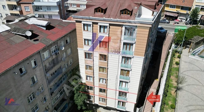 محل للإيجار بمساحة 200 متر مربع، مدخل مباشر (دور أرضي)، على الشارع الرئيسي في KAĞITHANE حي TALATPAŞA