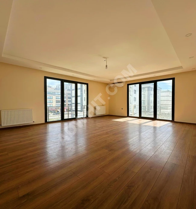  BEYLİKDÜZÜ MARMARA MAH'DE MARİNA'YA KOMŞU 3+1 SATILIK DAİRE