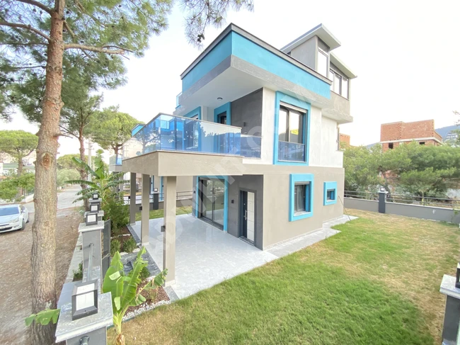  Deniz Ve Doğa Manzarali Yerden Isıtmalı Satılık 3+1 Villa