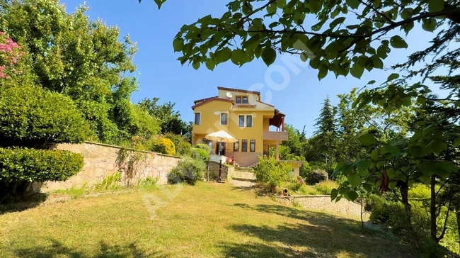 ARNAVUTKÖY BALABAN'DA EŞSİZ MANZARALI VE MUHTEŞEM PEYZAJLI VİLLA