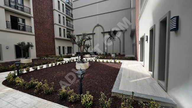 Esenyurt'ta Ardıçlı Meydan sitesinde satılık 1+1 daire.