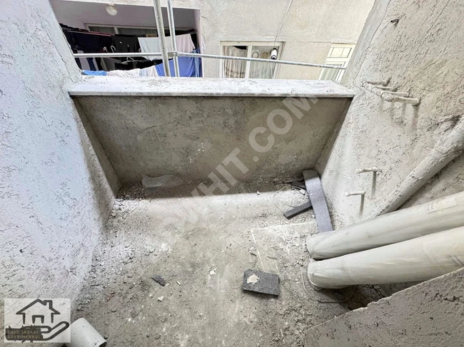 شقة 2+1 بمساحة 90 متر مربع فاخرة جدًا جديدة كليًا للبيع الطابق الأوسط في حي GÜLTEPE