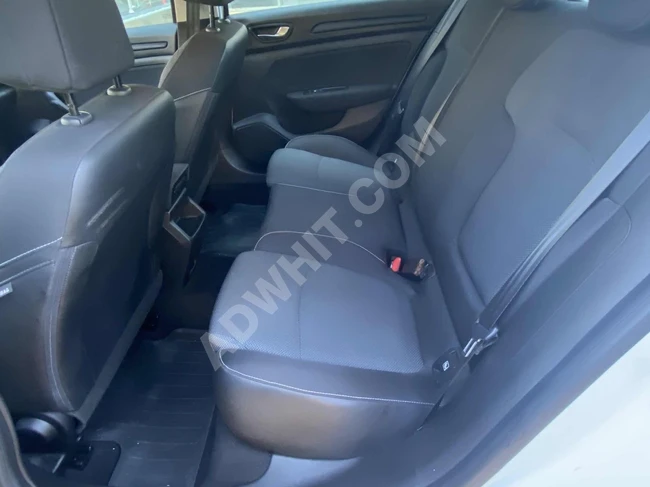 MEGANE car, 1.3 TCE JOY from the first owner - 140 horsepower, no accidents, and no parts replaced.