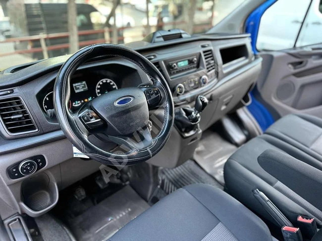 Van, 2022 model, accident-free, no guarantor required, no conditions, immediate delivery, possibility of installment payments up to 6/15 months.