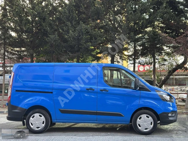 Van, 2022 model, accident-free, no guarantor required, no conditions, immediate delivery, possibility of installment payments up to 6/15 months.