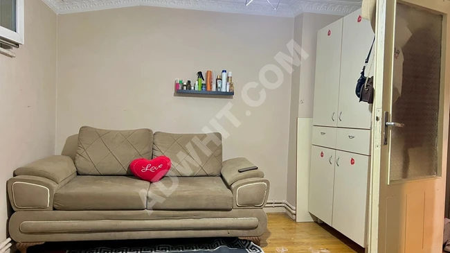 Şişli'de ulaşıma yakın kiralık oda.