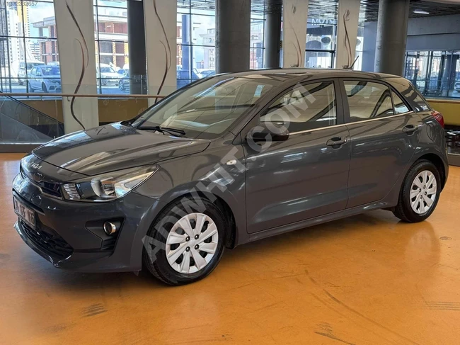 KIA RIO car, 2022 model, with no replaced parts, automatic and very clean.