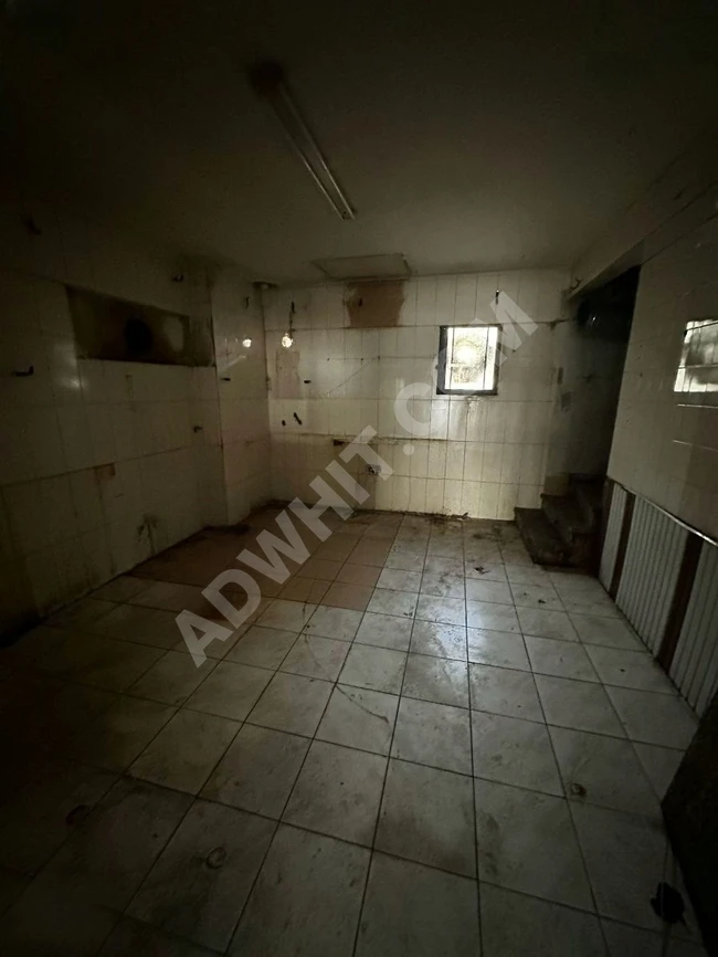 محل تجاري في الطابق السفلي ذو واجهة أمامية على شارع KARAKOLHANE في YELDEĞİRMENİ