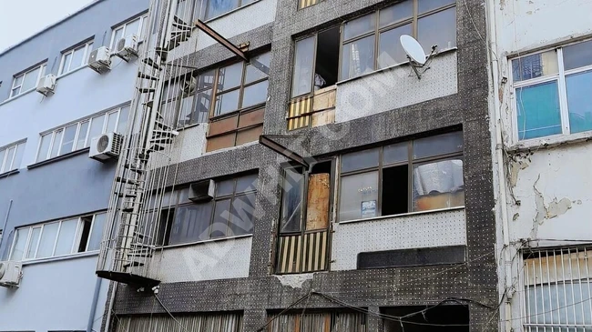 BAYRAMPAŞA 'DA SATILIK 3 KATLI İŞ YERİ BİNASI