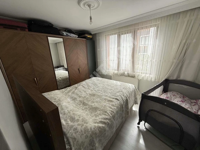 5 Yaşında *** 2+1 Metro 3dk Konumlu Ana Caddenin Bir Arka Sokağı