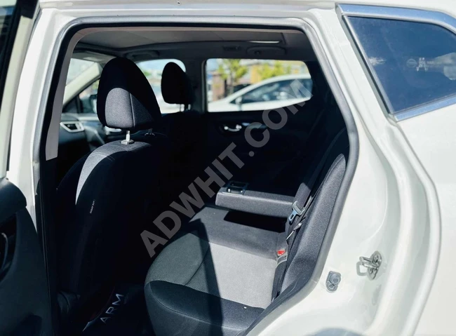 سيارة NİSSAN QASHQAİ 1.2DIG-T موديل 2014 بمسافة 145 كم سقف بانوراما