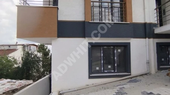 4+2 duplex apartment with a private entrance in a building equipped with an occupancy permit (residential).